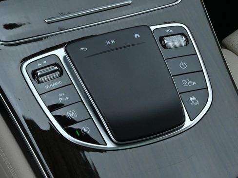 Used 2021 Mercedes-Benz GLC 300 image 21