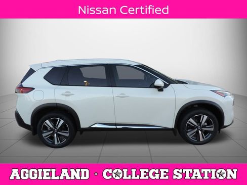 Certified 2021 Nissan Rogue SL image 2