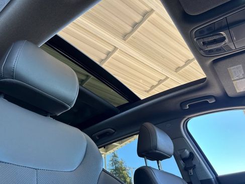 Used 2019 Hyundai Santa Fe Limited FWD image 15