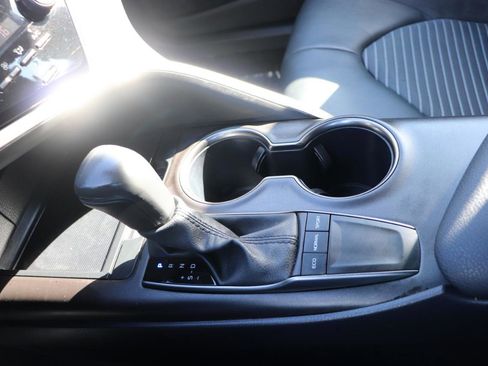 Used 2024 Toyota Camry SE image 35