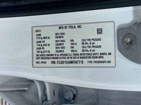 Used 2021 Tesla Model 3 Standard Range Plus RWD image 12