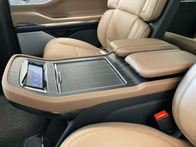 New 2027 Lincoln Navigator Black Label AWD/4WD image 14