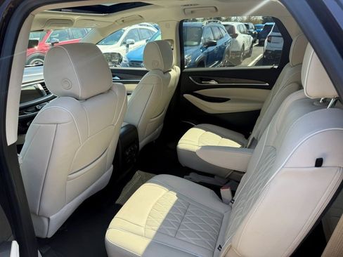 Used 2022 Buick Enclave Avenir image 25