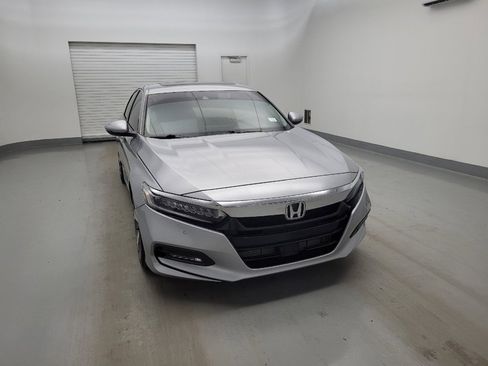 Used 2018 Honda Accord Touring image 14