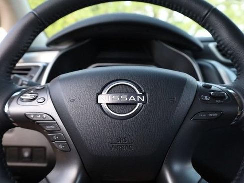 Certified 2024 Nissan Murano SV FWD image 9