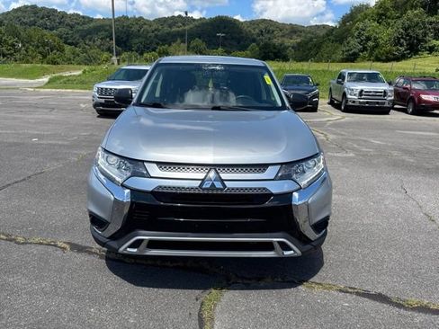 Used 2020 Mitsubishi Outlander ES FWD image 3