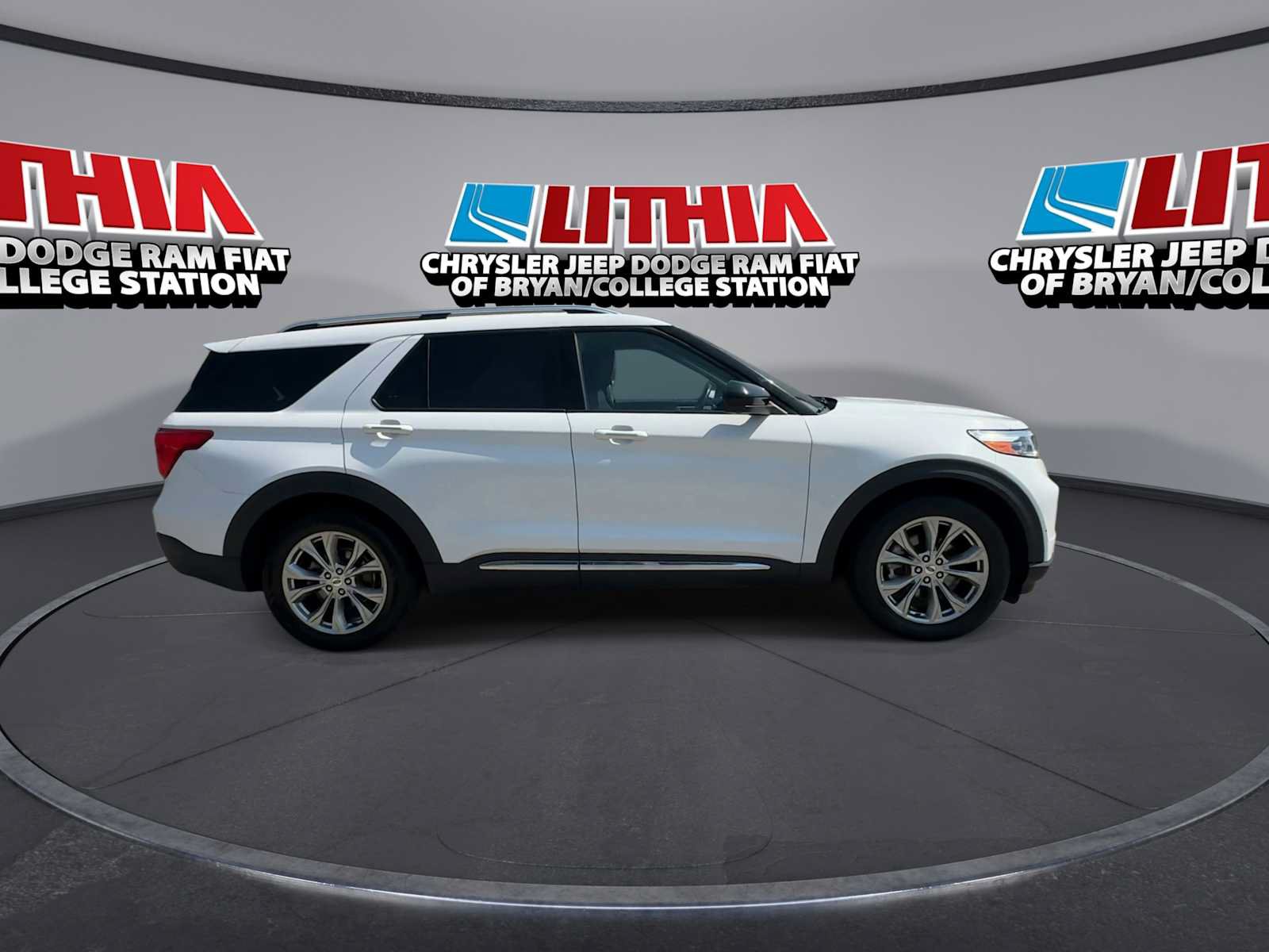 Used 2023 Ford Explorer Limited RWD image 9