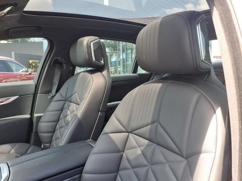 Used 2023 BMW 740i RWD image 17