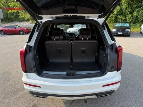 Used 2023 Cadillac XT6 Premium Luxury w/ Technology Package AWD/4WD image 7