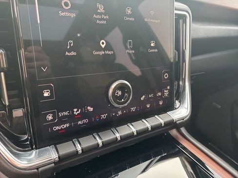 Used 2025 GMC Yukon XL Denali w/ Sun & Power Step Package AWD/4WD image 18