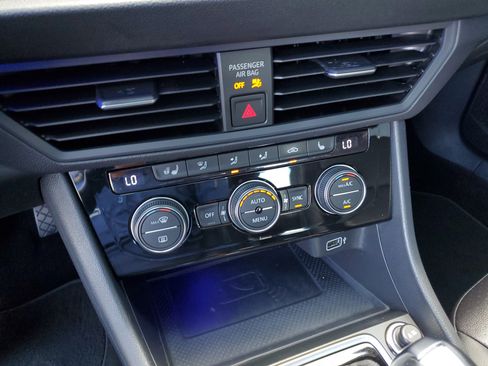 Used 2020 Volkswagen Jetta SEL image 23