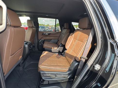 New 2026 Chevrolet Tahoe High Country AWD/4WD image 18