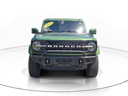 Used 2023 Ford Bronco Outer Banks AWD/4WD image 2