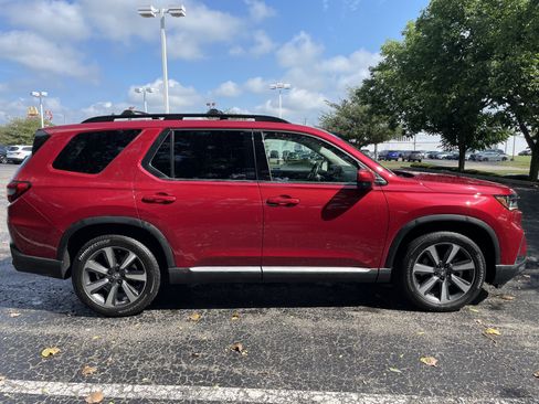 Certified 2023 Honda Pilot Elite image 2