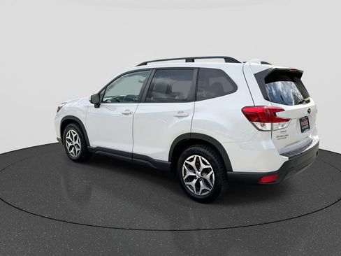 Used 2021 Subaru Forester Premium image 6