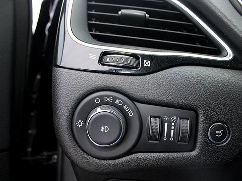 Used 2023 Jeep Cherokee Altitude Lux image 18