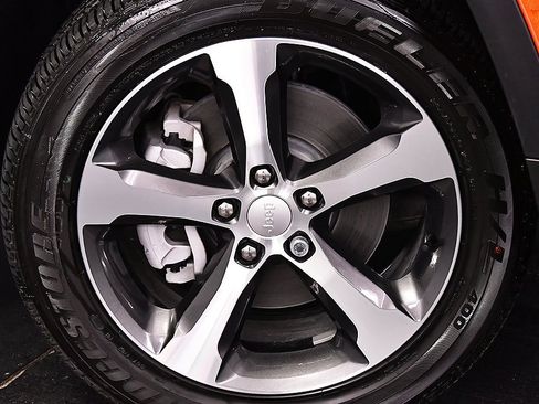 Used 2023 Jeep Grand Cherokee 4WD 4xe w/ Luxury Tech Group II image 9