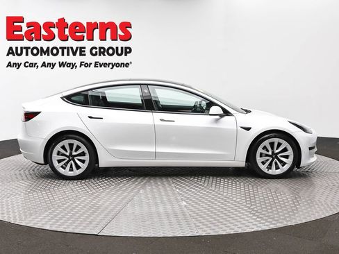 Used 2023 Tesla Model 3 Standard Range image 4
