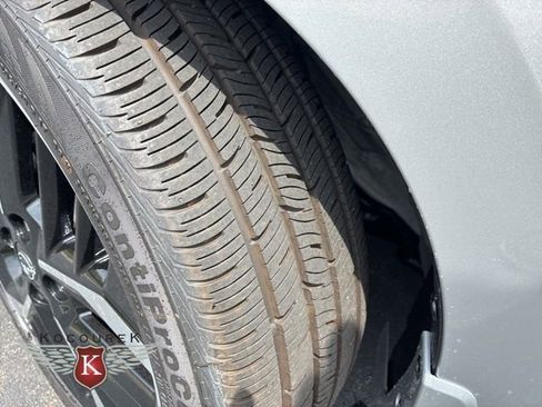 New 2025 Nissan Versa SR w/ Trunk Package image 8