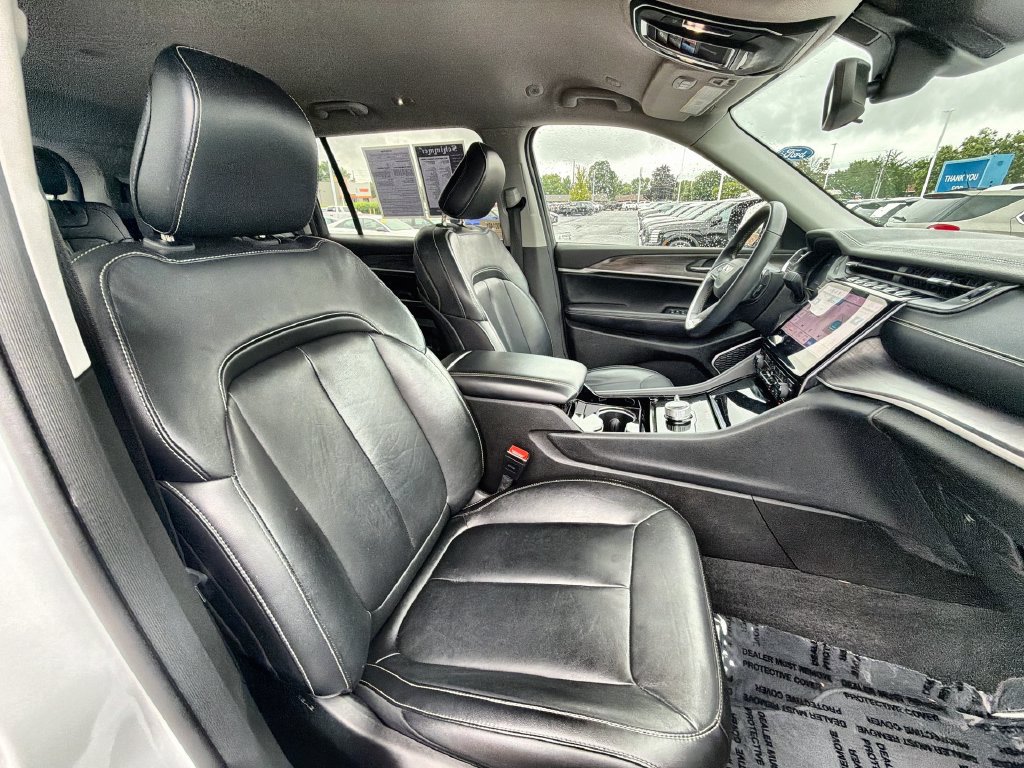 Used 2021 Jeep Grand Cherokee L Limited AWD/4WD image 25