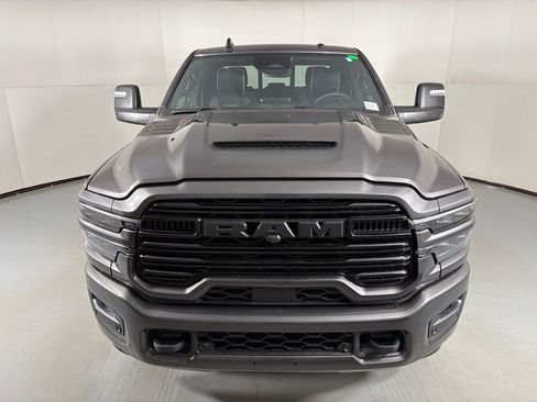 Used 2025 RAM 2500 Laramie AWD/4WD image 3