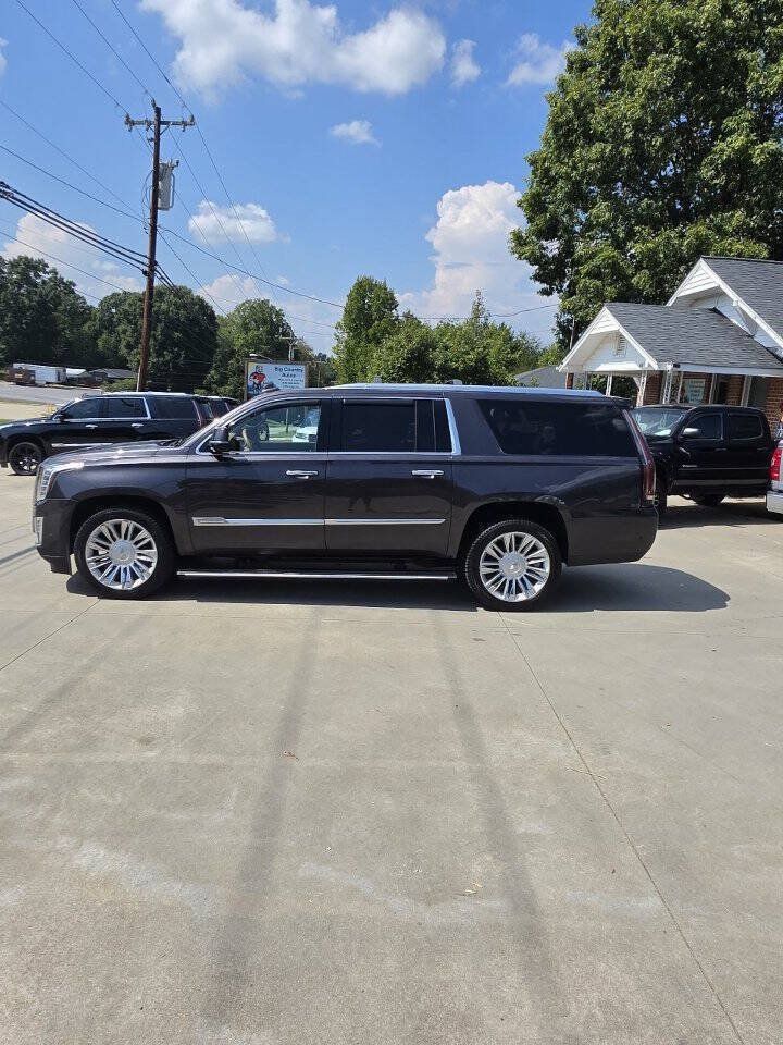 Used 2017 Cadillac Escalade ESV Platinum AWD/4WD image 3