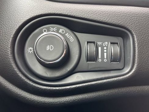 Used 2022 Jeep Renegade Trailhawk w/ Trailer Tow Group image 26