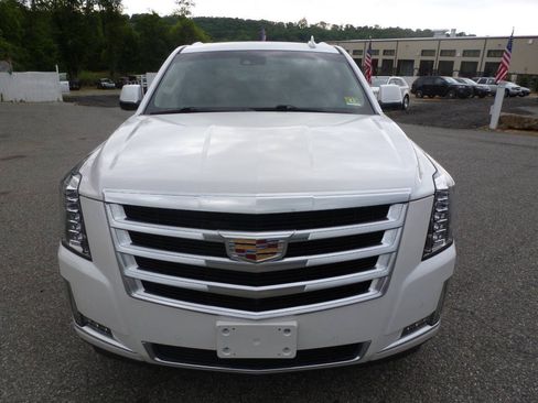 Used 2016 Cadillac Escalade Premium AWD/4WD image 2