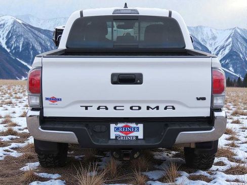 Used 2022 Toyota Tacoma TRD Off-Road image 5