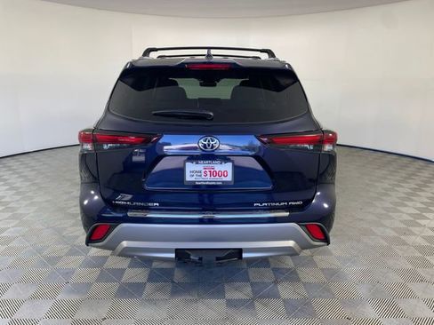 New 2026 Toyota Highlander Platinum AWD/4WD image 13