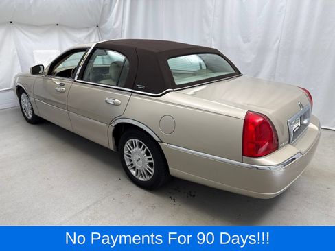 Used 2008 Lincoln Town Car Signature Limited RWD image 4