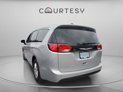 New 2026 Chrysler Voyager LX image 2