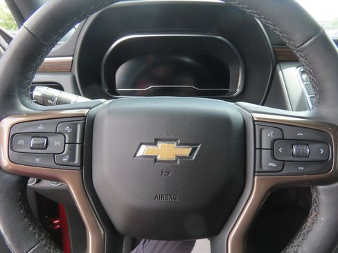 Used 2022 Chevrolet Suburban High Country RWD image 26