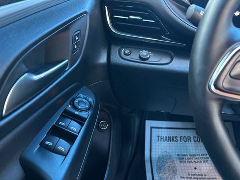 Used 2025 Buick Envista Avenir FWD image 17