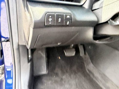 Used 2021 Hyundai Elantra SE FWD image 20