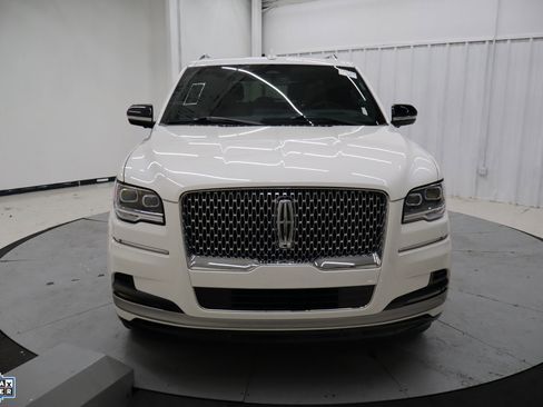 Used 2024 Lincoln Navigator L Reserve image 9