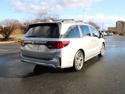 Certified 2025 Honda Odyssey Touring image 9