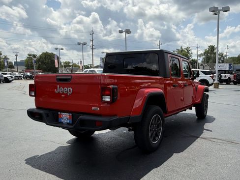 Used 2023 Jeep Gladiator Overland image 6