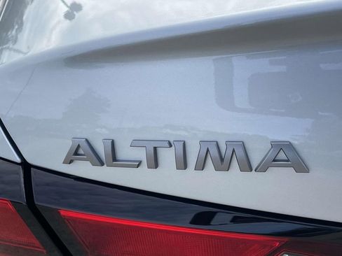 New 2025 Nissan Altima 2.5 SV image 9