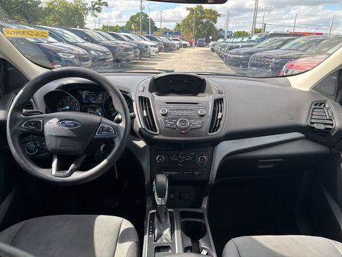 Used 2018 Ford Escape S image 10
