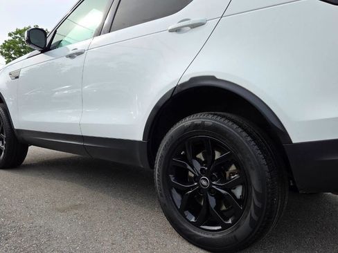 Used 2019 Land Rover Discovery SE AWD/4WD image 8