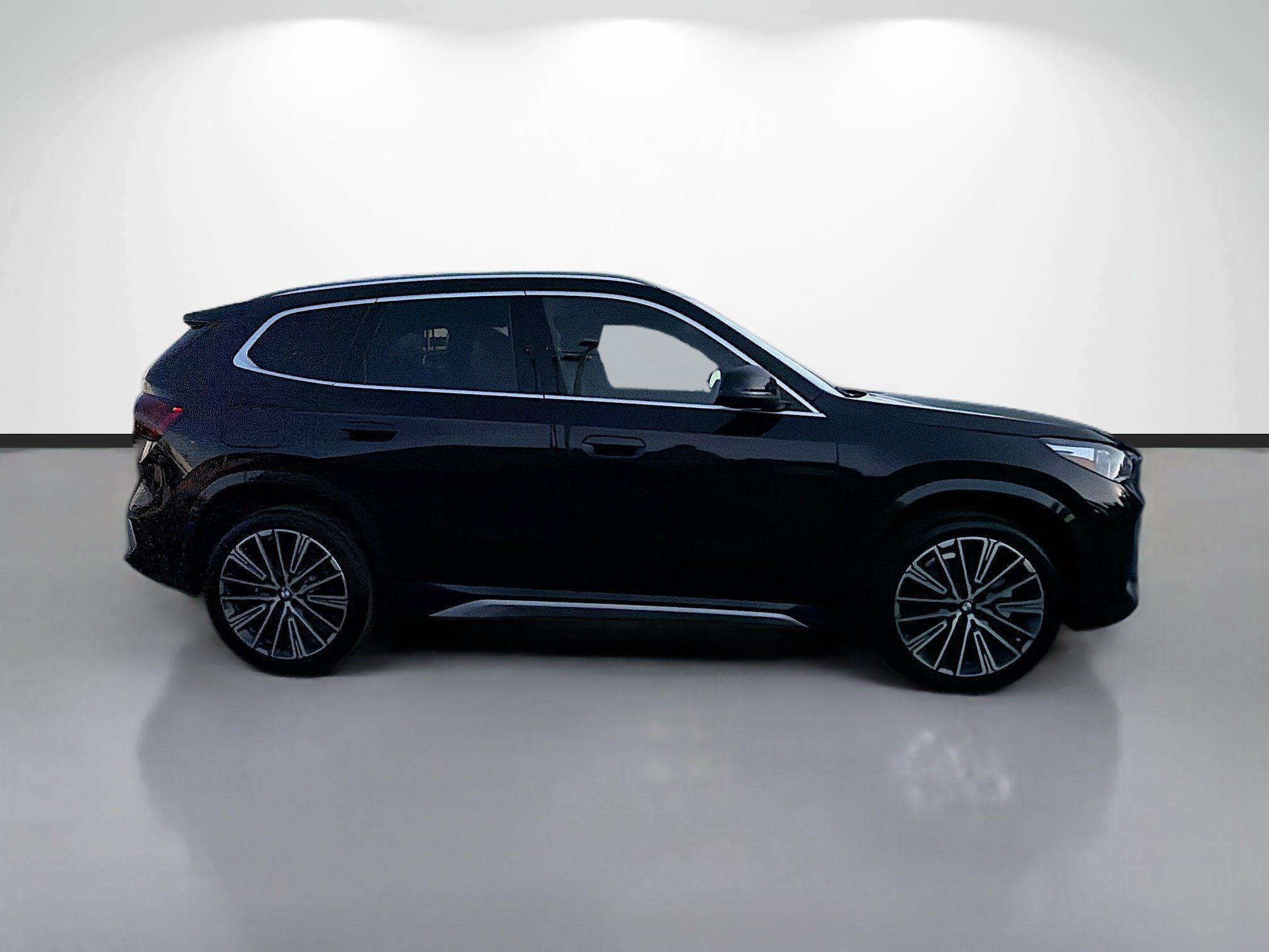 New 2026 BMW X1 xDrive28i w/ Technology Package AWD/4WD image 2