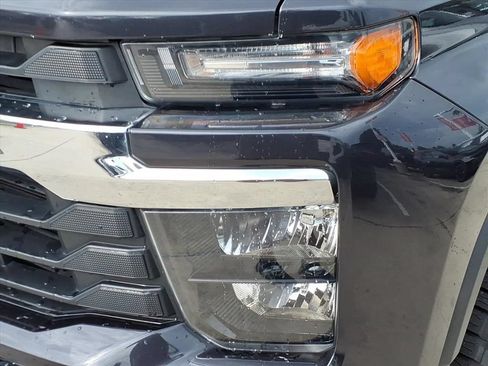 Used 2024 Chevrolet Silverado 2500 LT w/ Texas Edition AWD/4WD image 11