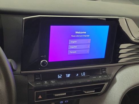 Used 2025 Toyota Camry LE image 28