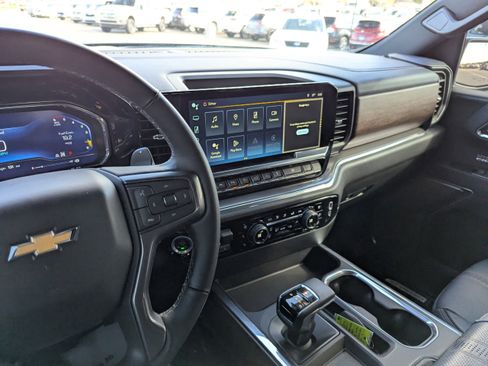 Certified 2024 Chevrolet Silverado 1500 High Country w/ Technology Package image 21