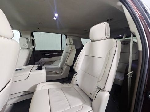 Used 2023 GMC Yukon XL Denali image 19
