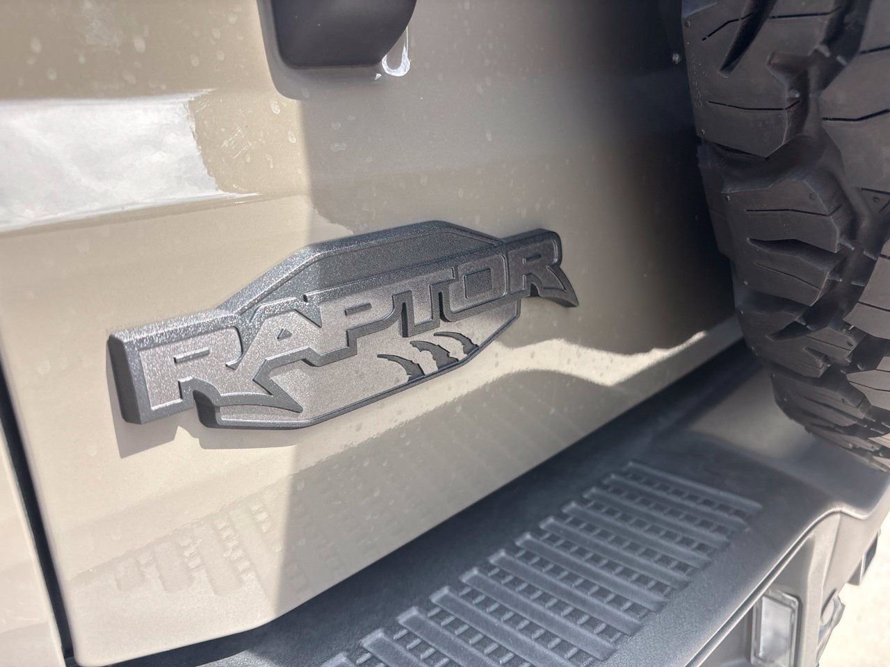 Used 2025 Ford Bronco Raptor AWD/4WD image 9