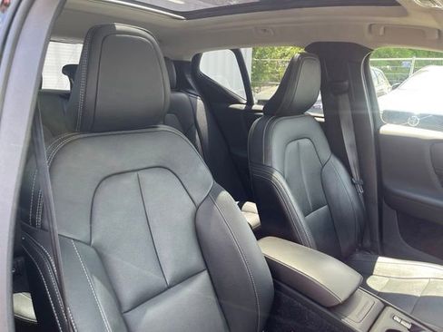 Used 2021 Volvo XC40 T5 Momentum w/ Premium Package AWD/4WD image 21