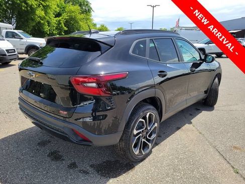 Used 2021 Chevrolet TrailBlazer LS FWD image 3