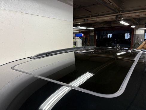 Used 2023 Jeep Grand Cherokee Trailhawk image 16